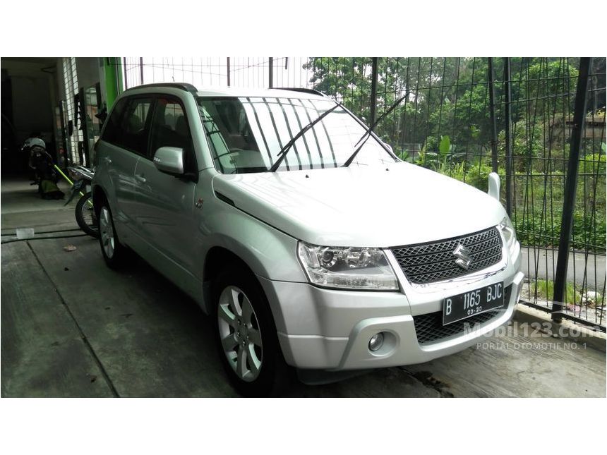 Jual Mobil  Suzuki  Grand  Vitara  2010 2 4 2 4 di  Banten  