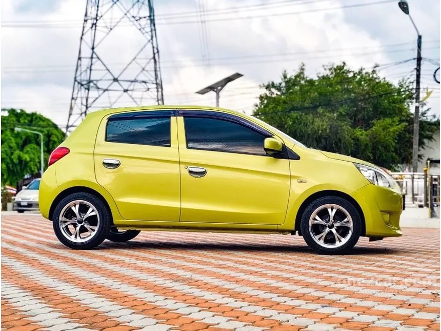 2013 Mitsubishi MIRAGE GLX Hatchback