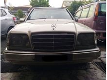 1995 Mercedes-Benz E280 2.8 Classic Sedan (-ps)