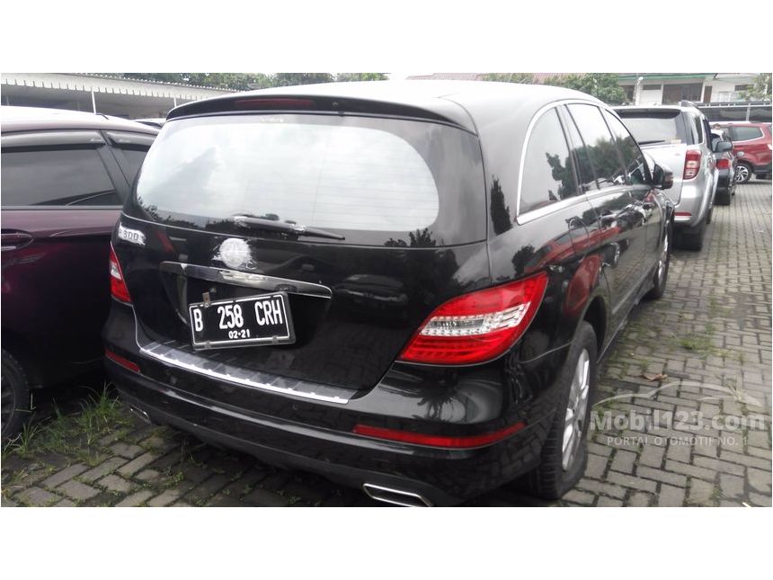 Jual Mobil Mercedes-Benz R300 L 2011 Family 3.0 di DKI Jakarta ...