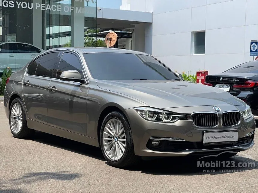 Jual Mobil BMW 320i 2018 Luxury 2.0 di DKI Jakarta Automatic Sedan ...