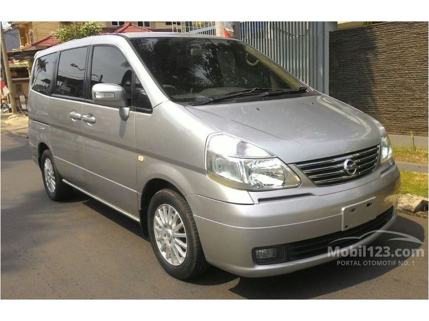 Nissan serena 2011