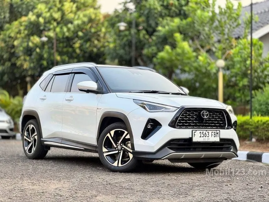 2023 Toyota Yaris Cross S HV (Premium colour) SUV