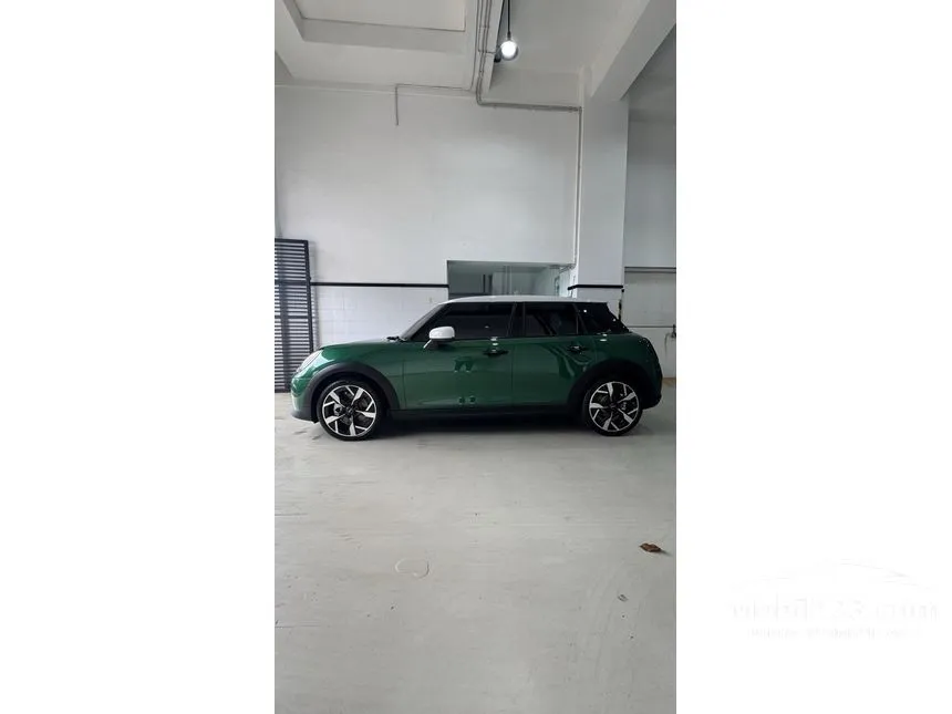 2025 MINI Cooper S 5 Door Hatchback