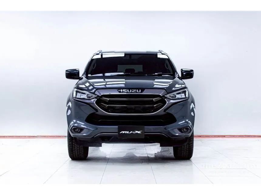 2023 Isuzu MU-X Ultimate SUV