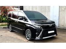 2018 Toyota Voxy 2.0 R80 Wagon hitam km 36ribuan sunroof tangan pertama dari baru