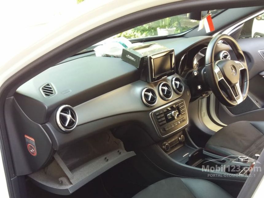 2015 Mercedes-Benz GLA200 Urban SUV