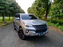 Toyota Fortuner 2.4 VRZ 2016 Silver Kondisi Istimewa Dan Siap Pakai Garansi Mesin Transmisi 1 Tahun Dan FREE HP ANDROID KHUSUS MINGGU INI