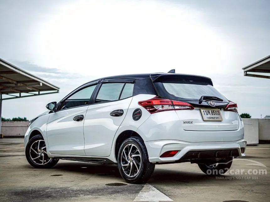 2021 Toyota YARIS Sport Premium Black Roof Hatchback