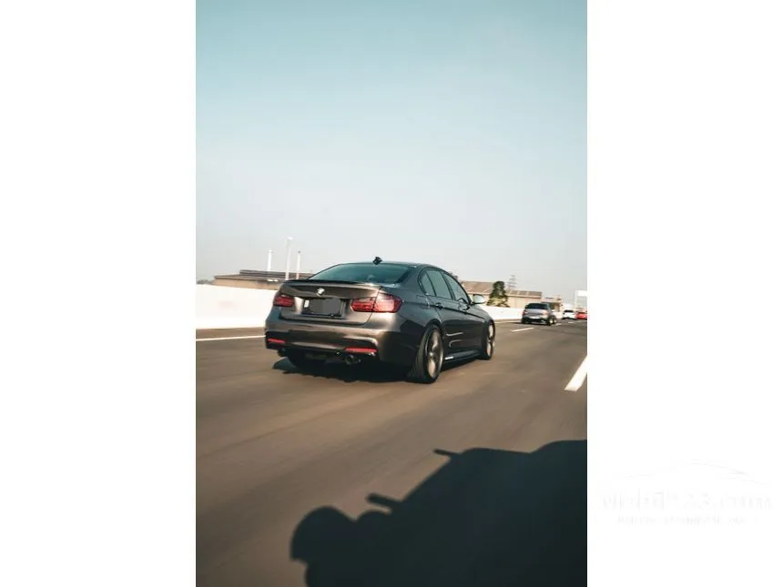 2013 BMW 335i Luxury Sedan
