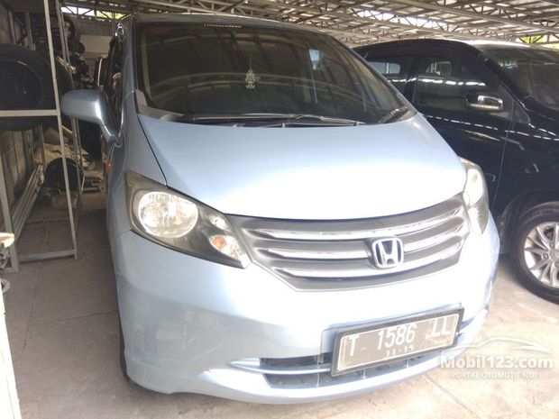 Honda Freed Mobil bekas dijual di Jawa-tengah Indonesia 