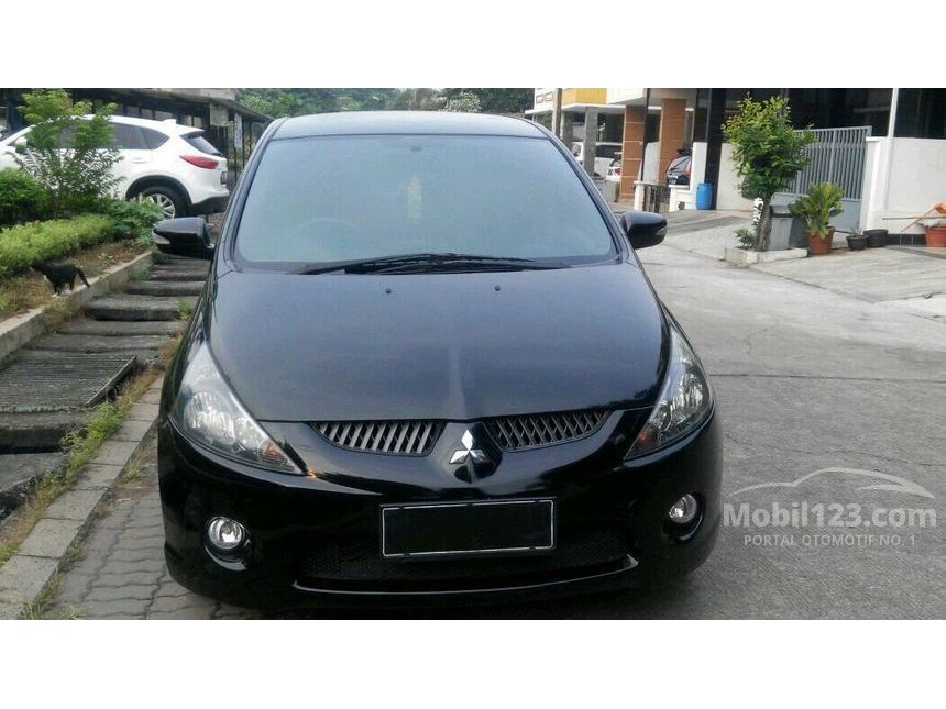 Jual Mobil Mitsubishi Grandis 2005 NA 2.4 di Jawa Barat 