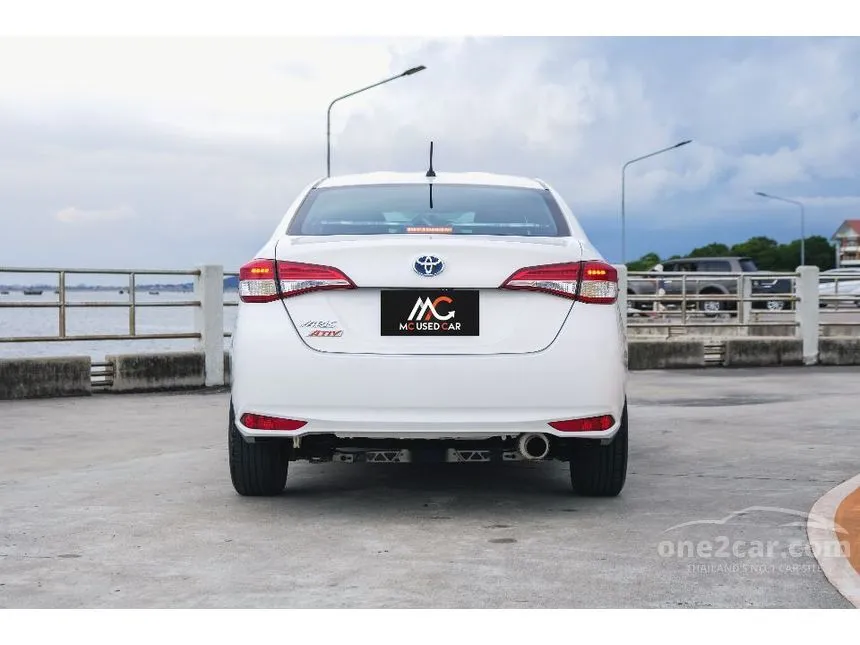 2018 Toyota Yaris Ativ J Sedan