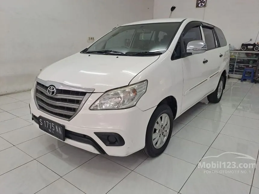 Jual Mobil Toyota Kijang Innova 2014 E 2.0 di Jawa Timur Automatic MPV Putih Rp 153.000.000