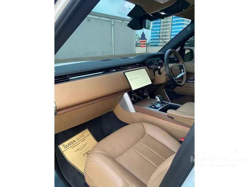 2023 Land Rover Range Rover Vogue PHEV P440e LWB SUV