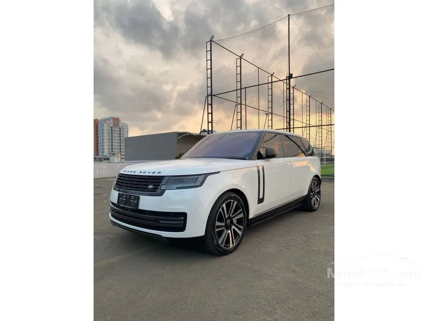 2023 Land Rover Range Rover Vogue PHEV P440e LWB SUV