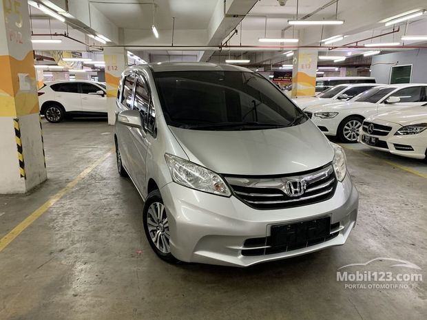  Honda  Freed  E Mobil  bekas  dijual  di Dki jakarta  Indonesia  