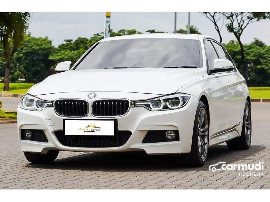 2019 BMW 330i Sport Shadow Edition Sedan