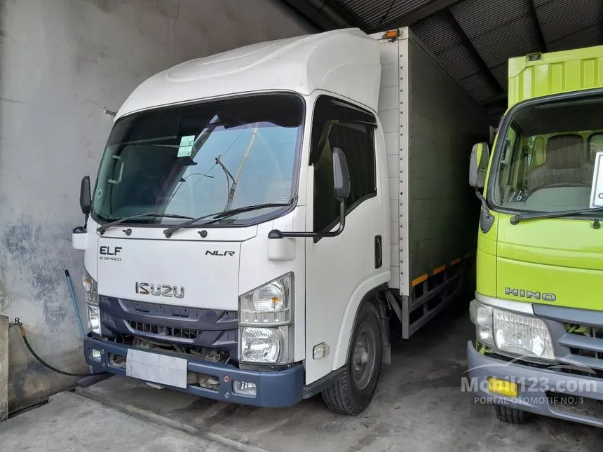 2022 Isuzu Elf NMR L Box Truck