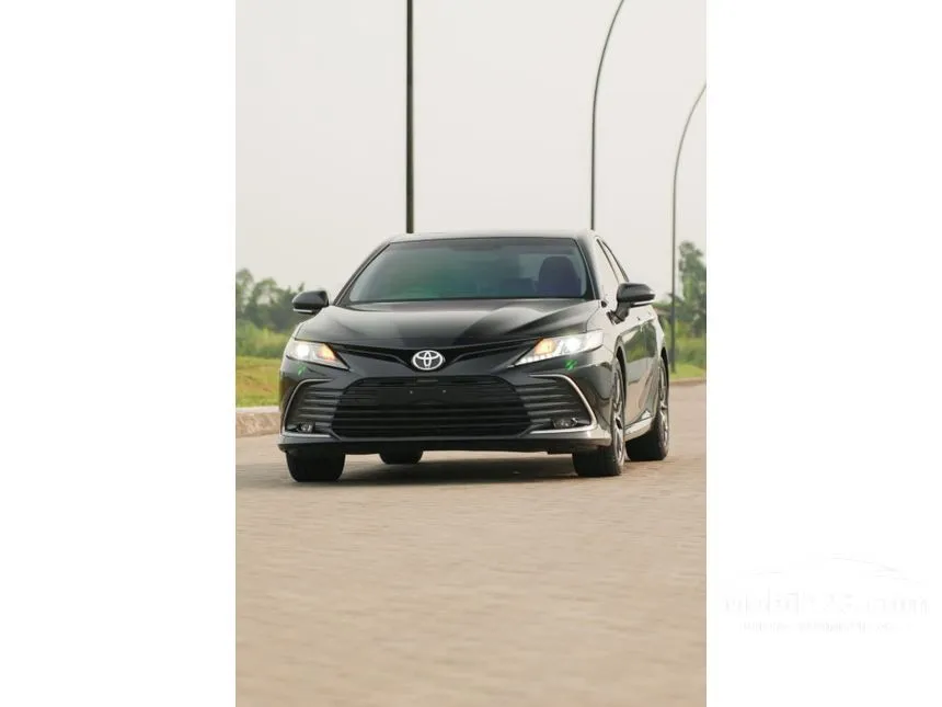 2022 Toyota Camry V Sedan