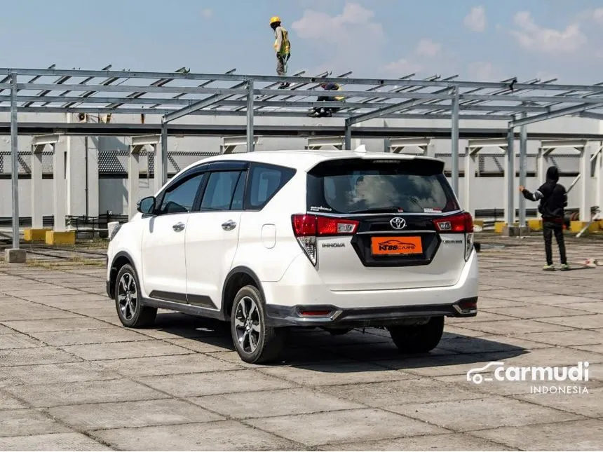 2022 Toyota Kijang Innova Venturer MPV