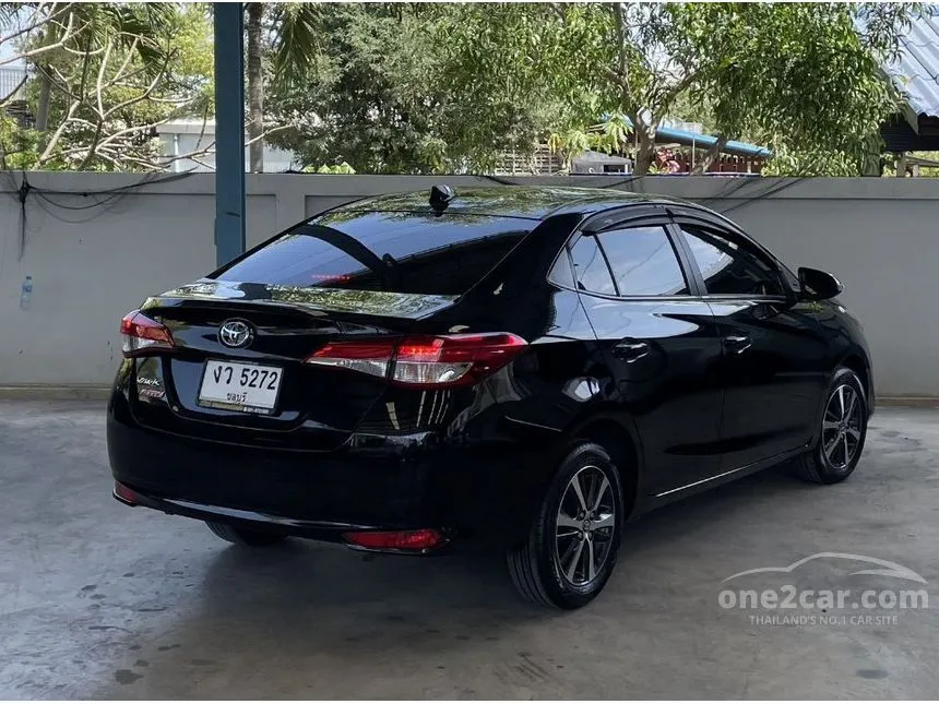 2020 Toyota Yaris Ativ Mid Sedan