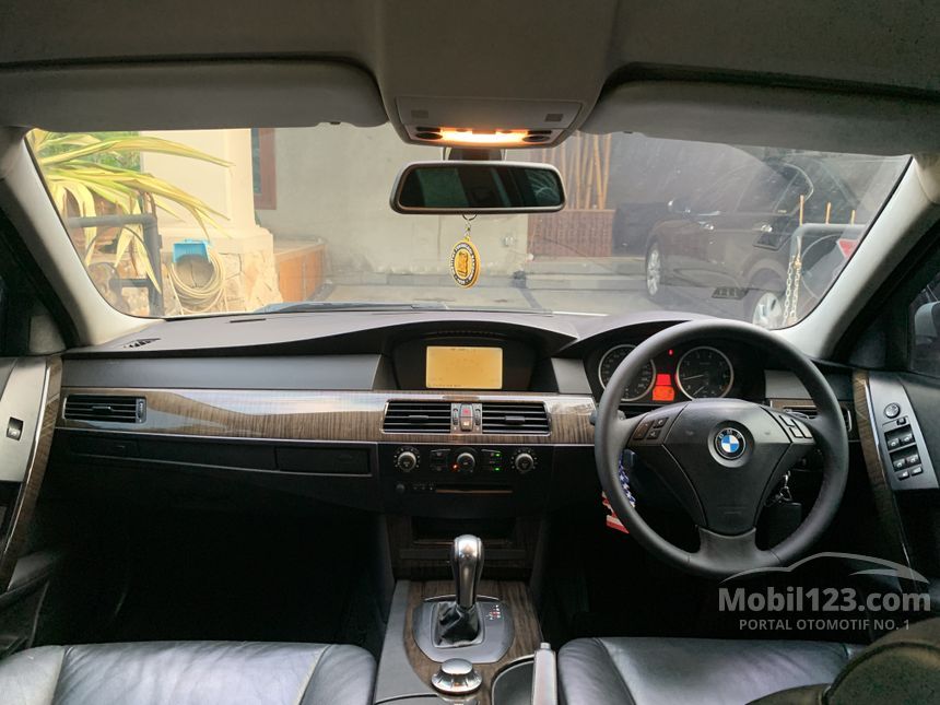 2005 BMW 520i Sedan