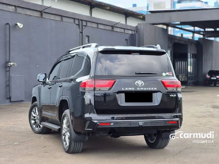 2023 Toyota Land Cruiser 300 VX-R SUV