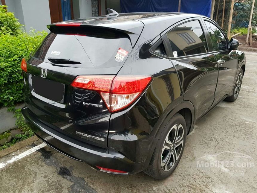 Jual Mobil  Honda  HR V  2021  Prestige  1 8 di Jawa Barat 