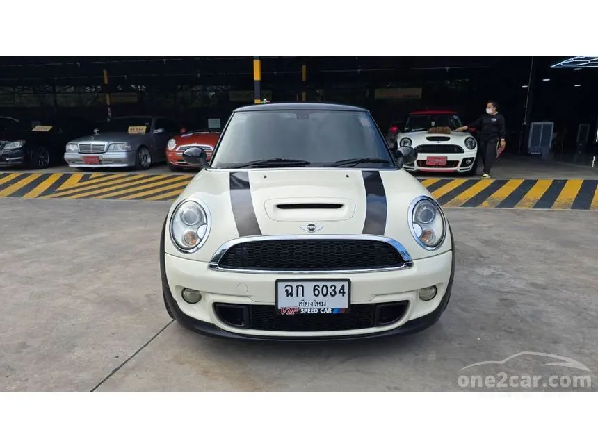2011 Mini COOPER S Look 1 Hatchback
