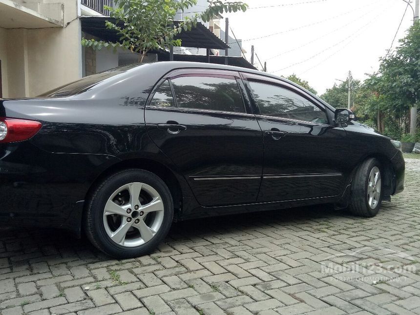 Toyota Altis 2013 V: Kajian Mendalam Sedan Kelas Menengah yang Tangguh