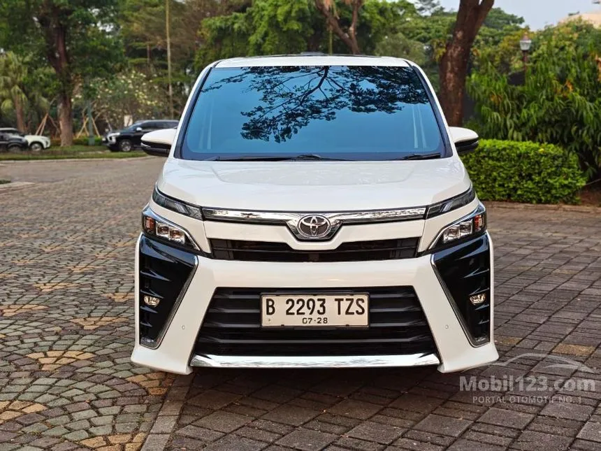 2018 Toyota Voxy MPV