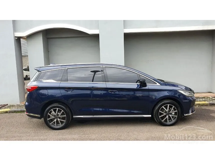 2024 BYD M6 Superior 7 Seater MPV