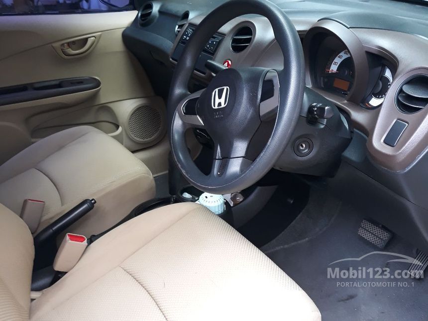 2013 Honda Brio S Hatchback