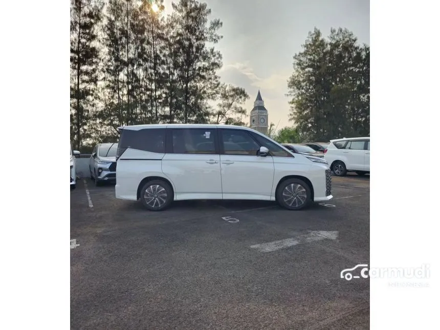2025 Toyota Voxy (Premium Color) MPV