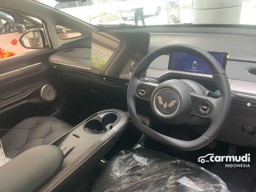 2025 Wuling Cloud EV Pro Hatchback