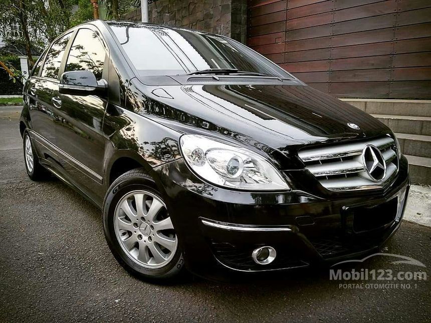  Jual Mobil Mercedes-Benz B180 2010 B180 1.7 di DKI Jakarta Automatic 