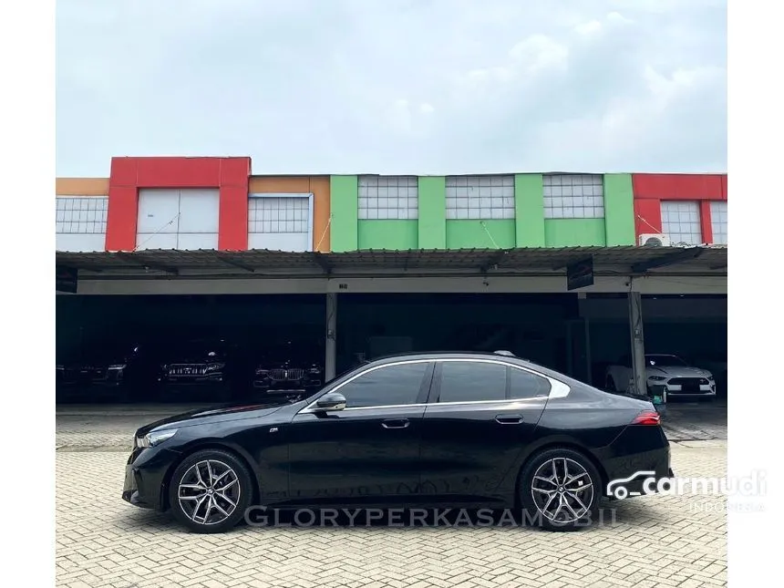 2025 BMW 520i M Sport Sedan