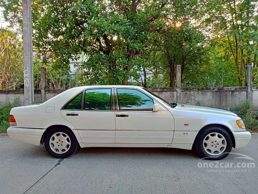 1995 Mercedes-Benz S280 Sedan