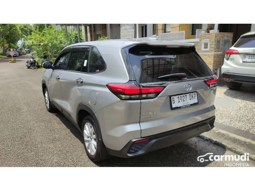 2022 Toyota Kijang Innova Zenix V (Premium Color) MPV