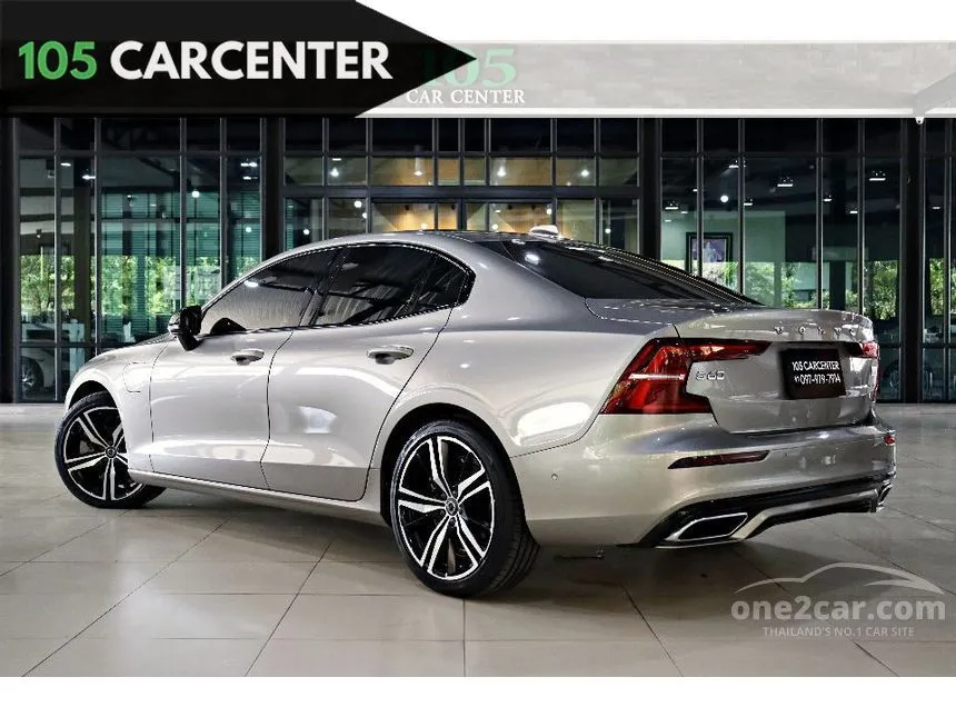 2022 Volvo S60 Recharge T8 R-Design Sedan