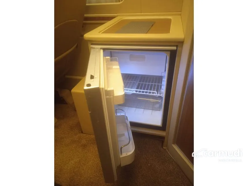 2022 Isuzu Elf NLR Truck