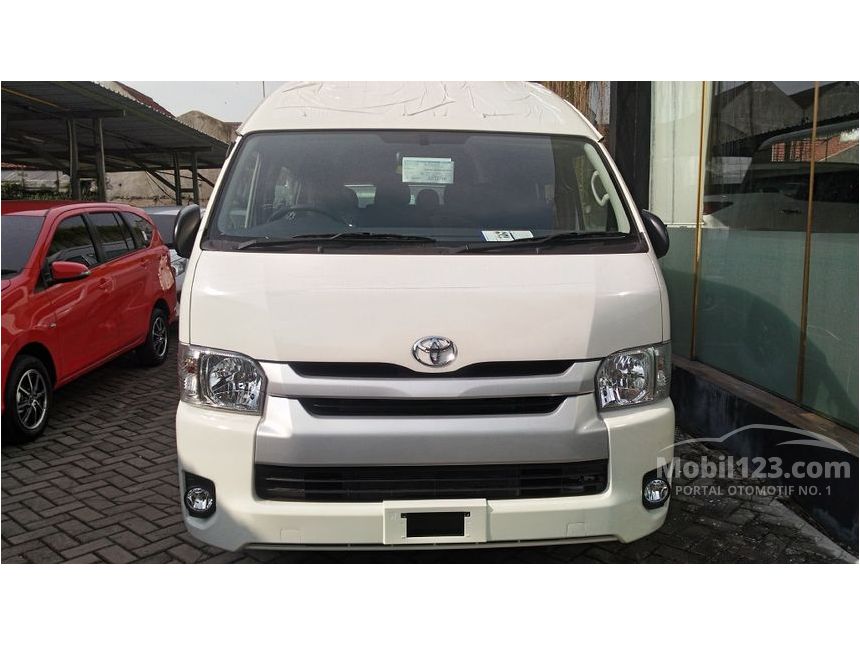 Jual Mobil  Toyota  Hiace  2021 Luxury  2 5 di Jawa Timur 