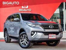 2017 Toyota Fortuner 2.8 (ปี 15-18) V 4WD SUV AT