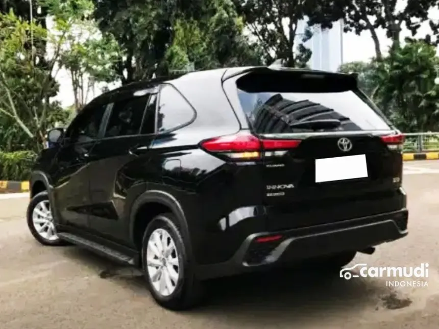 2022 Toyota Kijang Innova Zenix V (Premium Color) MPV