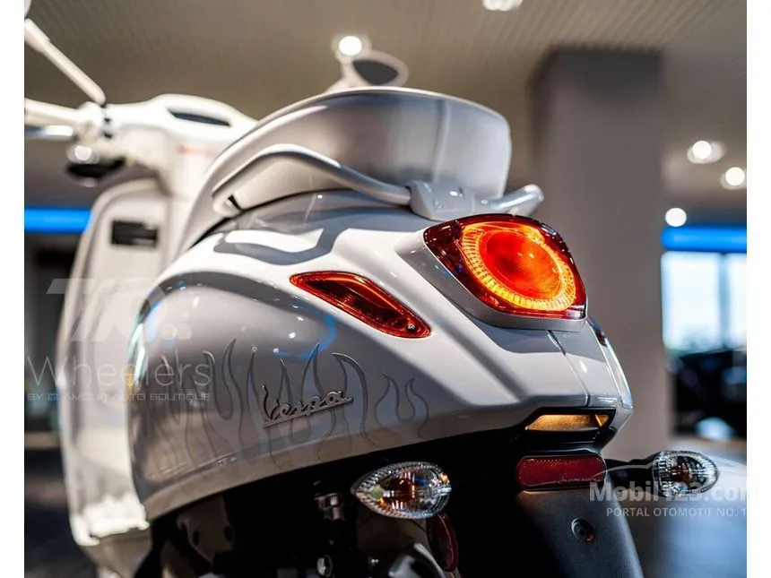 2022 Vespa Sprint Justin Bieber Others