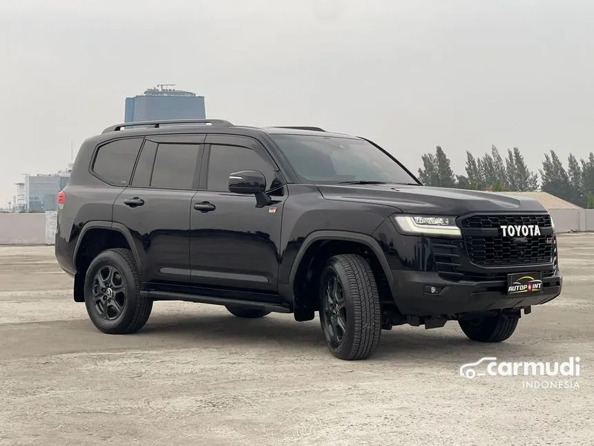 2022 Toyota Land Cruiser 300 GR-S 70th Anniversary SUV