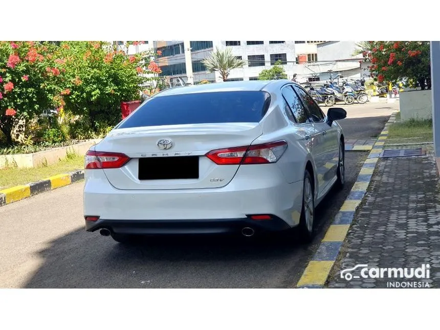 2020 Toyota Camry V Sedan