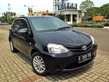 Toyota Etios Valco 1.2 E 2013 MT black like new , km 28RB seperti baru