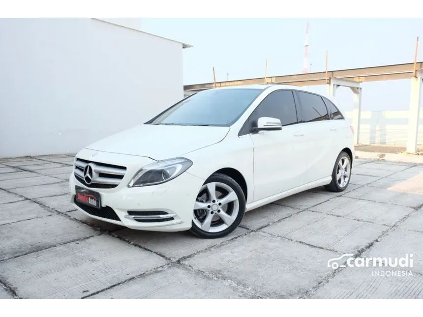 2015 Mercedes-Benz B200 Sport Hatchback